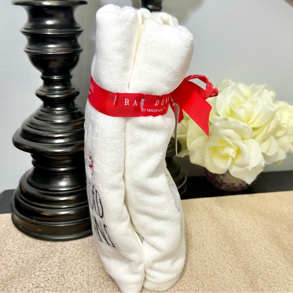 NWT Rae Dunn Set of 2 ELF COTTON-HEADED NINNY-MUGGINS Bathroom Hand Towels - Picture 3 of 6